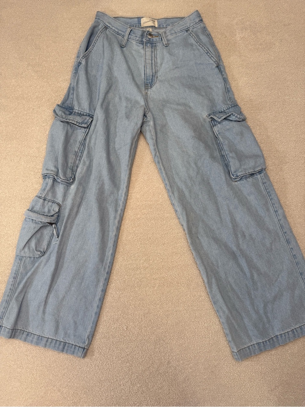 Universal Thread Light Blue Wide-Leg Cargo Jeans